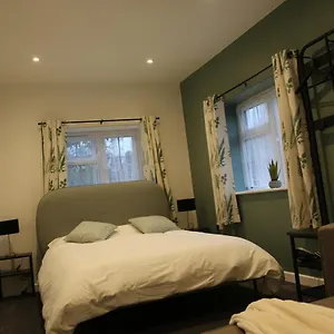  Homestay Tranquil En-suite Escape 2 United Kingdom