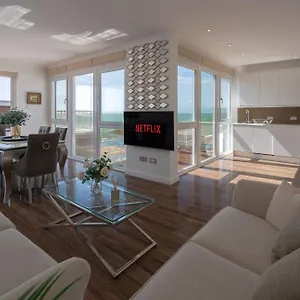  Apartment Penthouse Paradise: Beachfront Luxury With & Rooftop Views United Kingdom